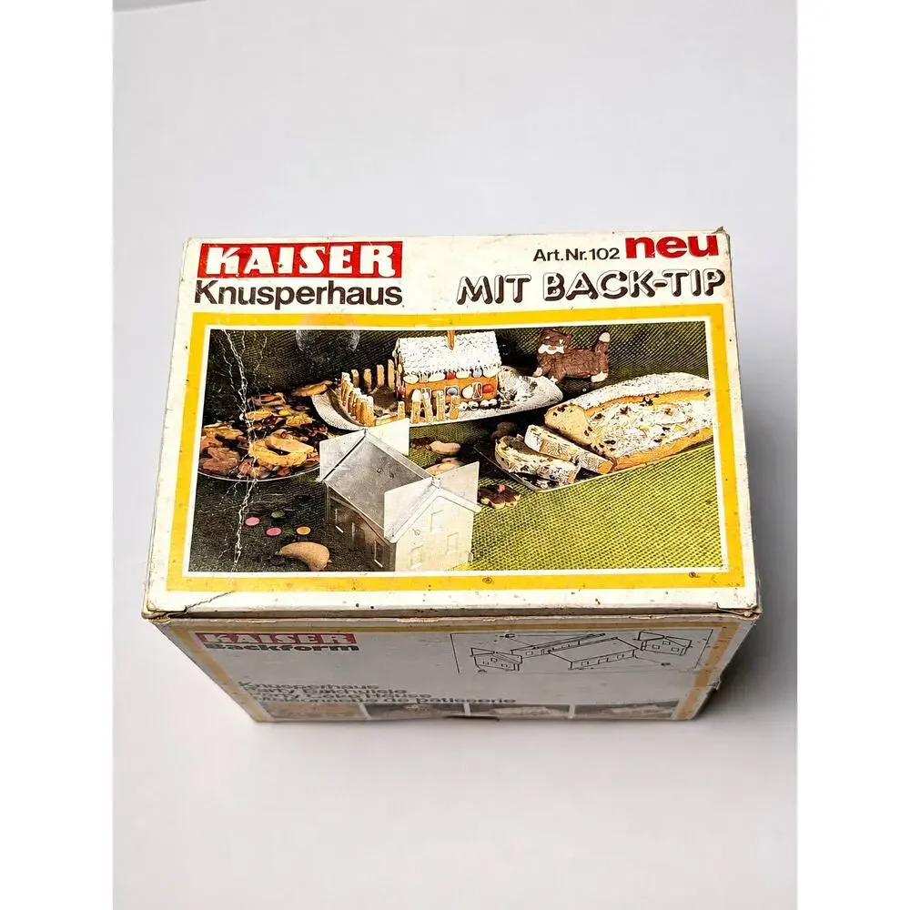 Vintage 1979 Gingerbread House Kit - German Christmas Party House Baking Mold